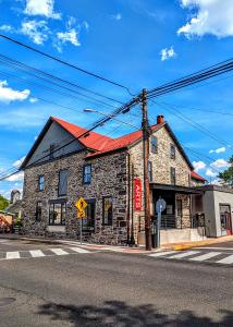 The New Hope Arts Center is situated perfectly within the artistically-rich riverside town of New Hope, PA.