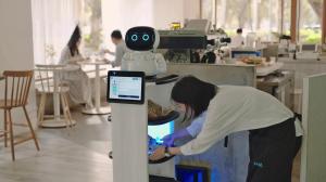 Navia Robotics - ColliBot - Restaurant Food Runner Robot