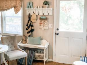 Interior of a cute Beach Bungalow among Historic Oaks in Edisto, SC, USA - People Like Us