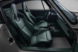Inside the 7-97 ‘C1’ comes a full leather interior with supportive Recaro sports seats and optional twin airbags, perfectly suited to the style of the F-model dashboard. Modern convenience features such as remote central locking, a concealed Bluetooth aud