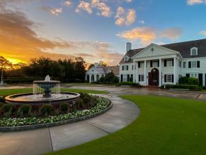 Pine Lakes Country Club, managed by Founders Group International