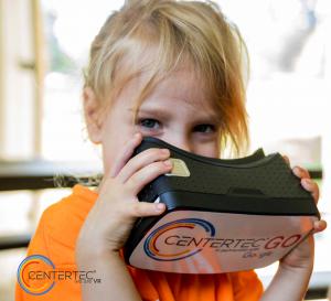 Young Girl uses STEM VR at centertec