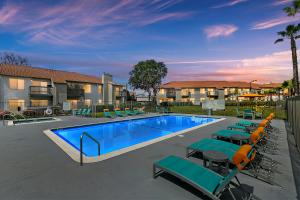 Ardella on Chagall, a 384-unit property in Moreno Valley, California, is one of four properties acquired by Tower 16 in a $128 million refinancing of a four-property multifamily portfolio.