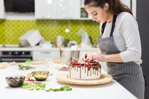 Small Business Cake Decorator