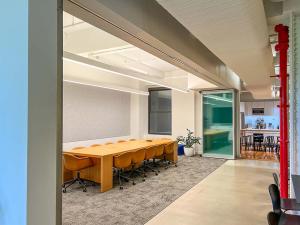 ModernfoldStyles’ space management solutions in Butterfly Network’s state-of-the-art conference room.