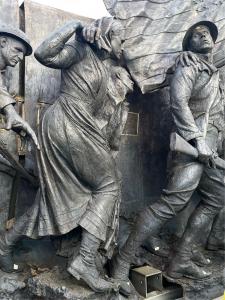 Heroic Nurse in bronze A soldiers journey