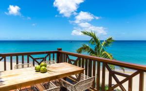 Paradise Beach Nevis pole Houses