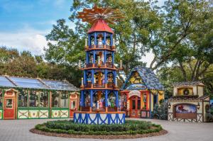 The Christmas Village's Christmas Pyramid