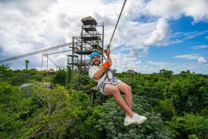 Tirolesa en Selvatica Cancun