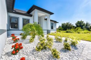 Photo of the front of a jasmine model house.