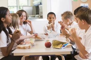 Learn how to pack food-safe school lunches