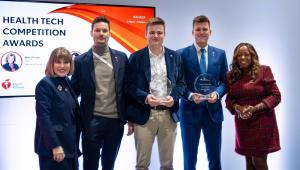 From left to right: Nancy Brown, CEO of the American Heart Association; Felix Bauer (COO), Martin Herman (CEO), and Robert Herman, M.D. (CMO) of Powerful Medical, winners of the AHA Health Tech Competition 2024; and Star Jones, attorney, TV host, and AHA volunteer.