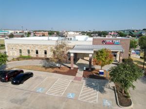 Total Point ER reopens in Burleson Texas