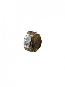 One-of-a-kind, 90 diamond ring gifted by Elvis Presley to the entertainer Liberace as a gesture of friendship while they were both living in Palm Springs, California (est. $25,000-$30,000).