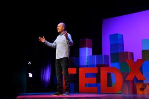 Dave Osh on TEDx Tralee stage