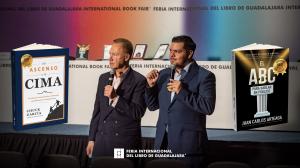 Juan Carlos Arteaga y Chuck Garcia presentando sus libros en la FIL Guadalajara