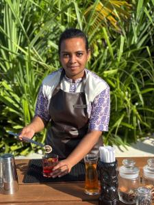 Meet Malithi Pabasara - New Mixologist at Cinnamon Velifushi Maldives