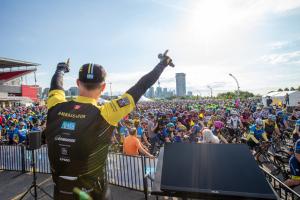 Starting line of the Princess Margaret Cancer Foundation's Ride to Conquer Cancer