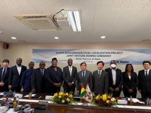 The team from Quintex Pharma together with the team from GL Rapha, as well as the team from Ghana JET, Ministry of Trade and Industry and the Ghanaian embassy in Korea