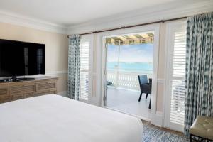 Pier House Resort & Spa Suite