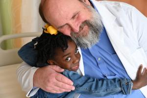Shriners Children’s St. Louis Surgeon Dr. J. Eric Gordon Receives Prestigious Humanitarian Award.