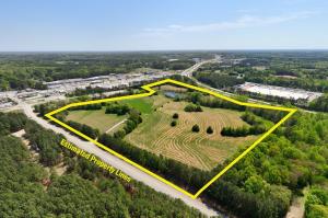 26.2 +/- acres of prime commercial land in South Hill, VA. Frontage on Maple Lane, Rt. 58 Bypass and minutes from I-85. This property has utilities & a recent Phase 1 environmental study. There is a 3 BR/1.5 BA 2,400 +/- sf. home on the property. 
