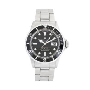 1971 Rolex Submariner Ref. 1680 – nicknamed “Red Sub” (for the red Submariner script on the matte black dial), with a correct Rolex Oyster bracelet. Estimate: CA$20,000-$25,000.