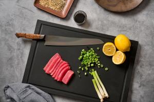 Recycled paper composite surface with a juice groove – hygienic, tough, and easy to clean. Ideal for prepping raw meats or aromatic ingredients.