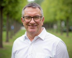Headshot of Mark Keenan CEO of Divorce-Online
