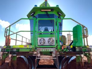 By integrating real-time data into AMC® workflows, operators can dynamically adjust dewatering and dry stacking operations in response to site-specific conditions — no more waiting weeks for lab results.