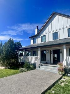 Hubbard Roofing & Exteriors Sample 3