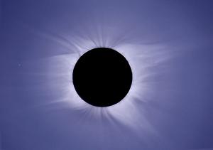 Corona del sol vista durante un eclipse solar