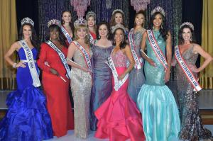 CEO of the Ms. America Pageant Susan Jeske poses with 2018 and 2019 Queens along with winners of the USA International and Miss International Beauty 2019